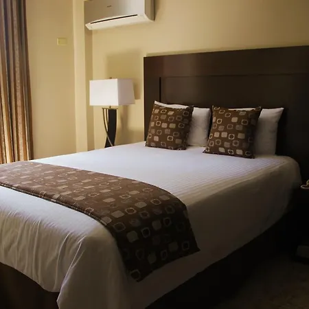 Aparthotel Sevilla Suites-3
